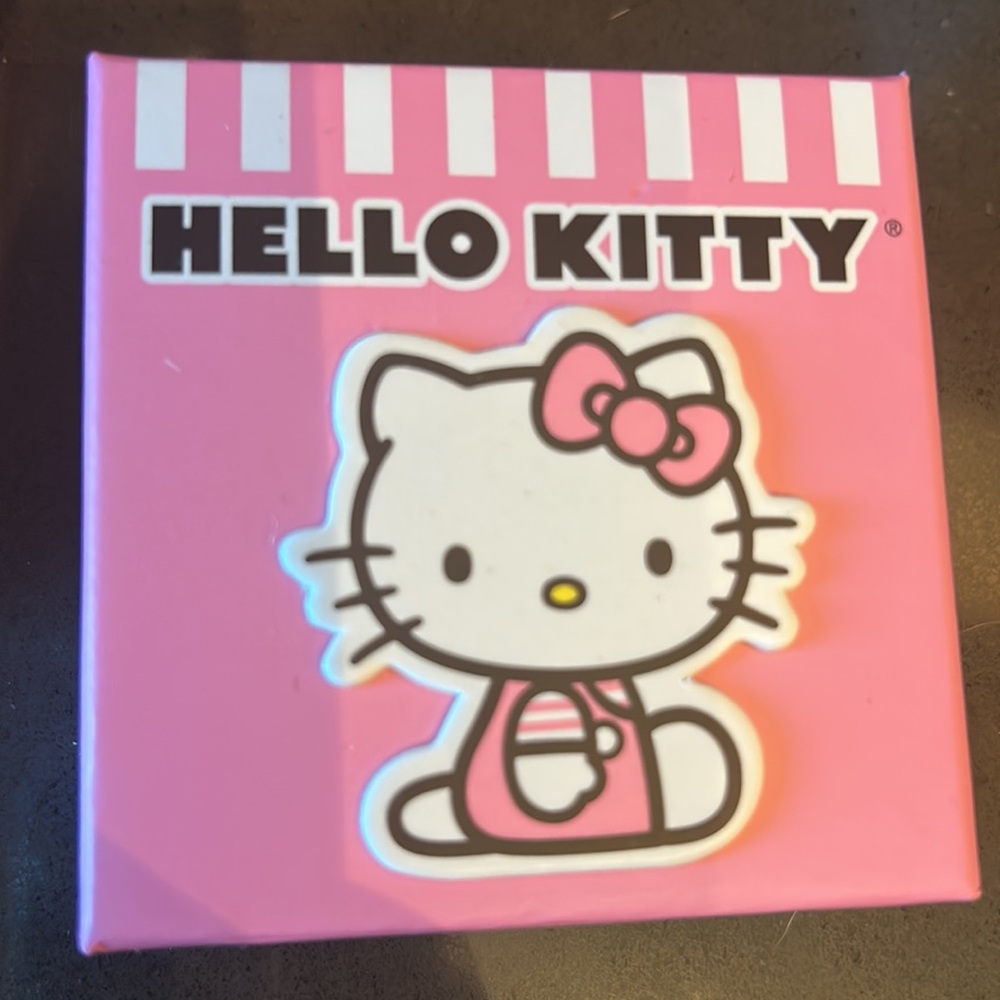 Hello kitty earrings - Picture 2 of 2